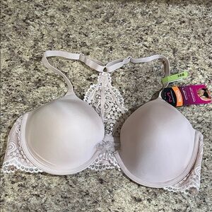 Maidenform Cream Lace Racerback Bra